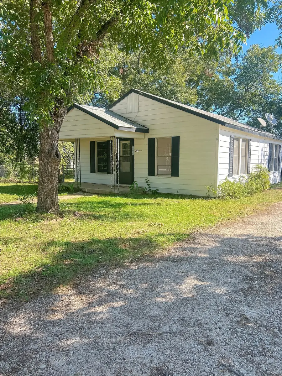 304 N Neches Street, Whitney, TX 76692 - #2