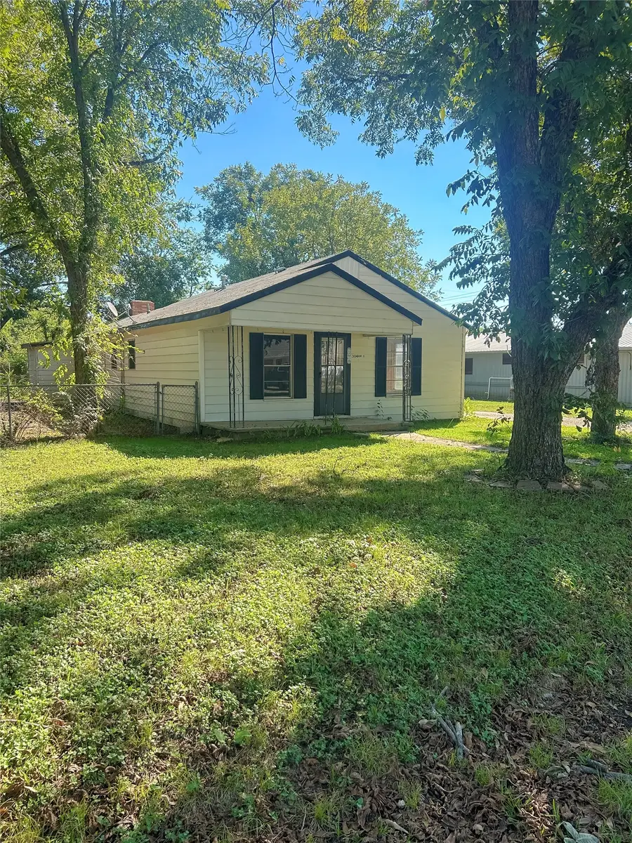 304 N Neches Street, Whitney, TX 76692 - #3