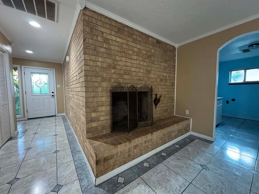 438 Southern Oaks Drive, Lake Jackson, TX 77566 - #3