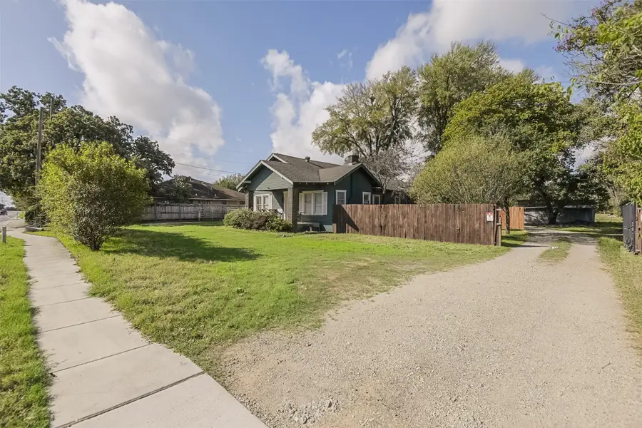2424 Handley Drive, Fort Worth, TX 76112 - #3
