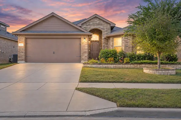 4225 Tollcross Lane, Fort Worth, TX 76123