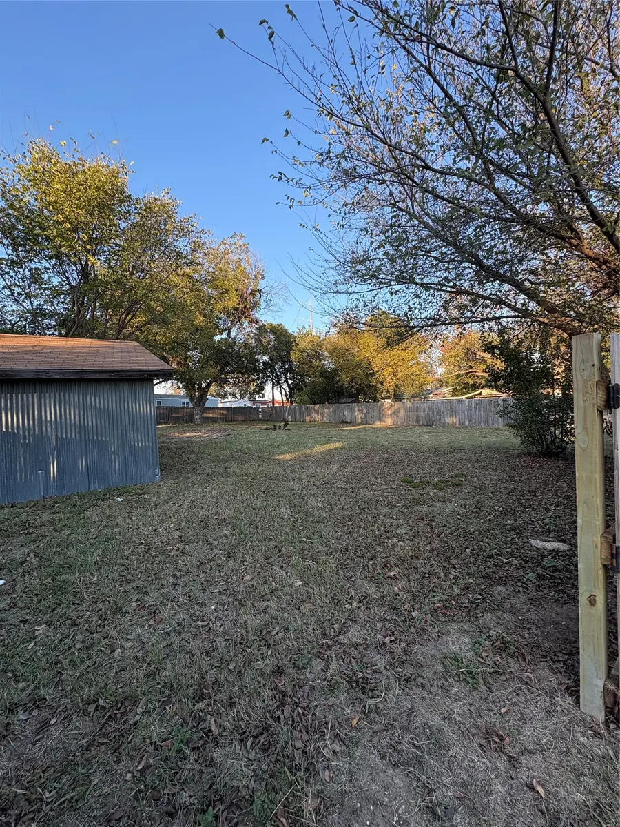 305 E Miller Street, Burleson, TX 76028 - #2