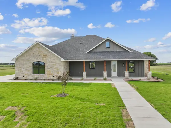 107 Pr 711, Lott, TX 76656