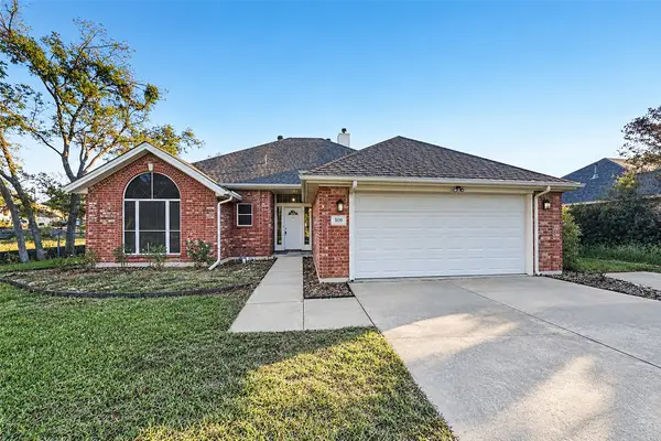 506 Dallas Drive, Roanoke, TX 76262