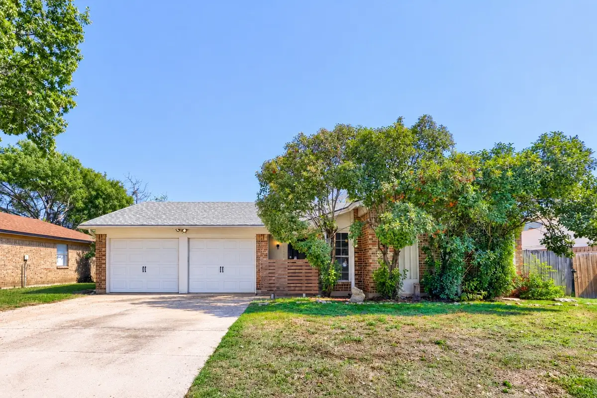 6604 Brookdale Drive, Watauga, TX 76148 - #1