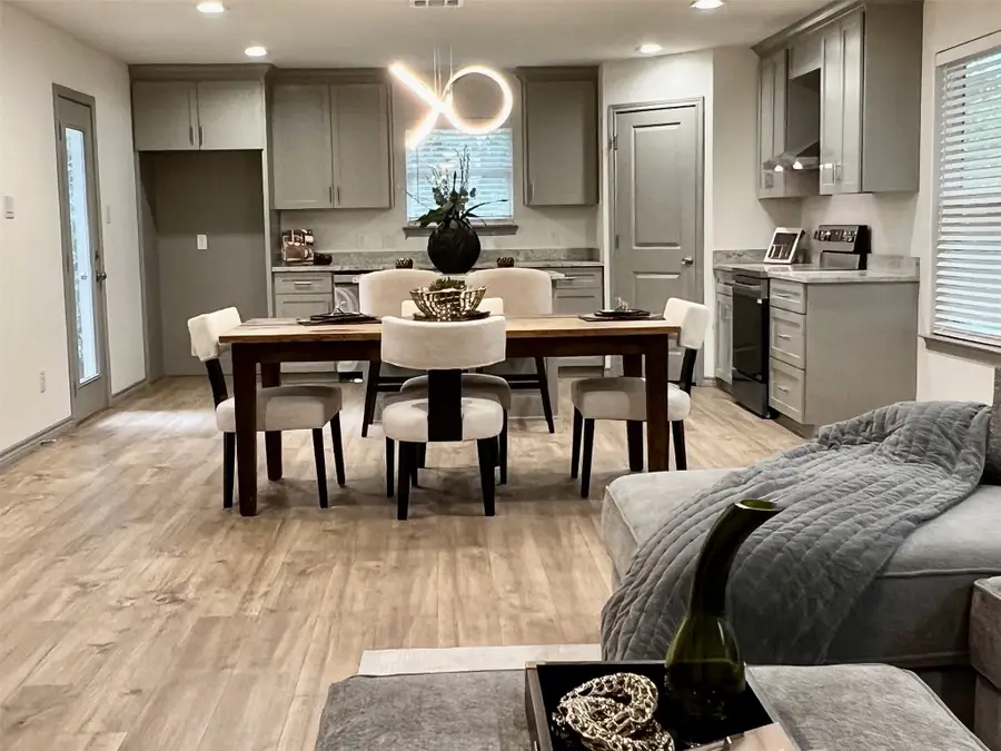 1438 E Waco Avenue, Dallas, TX 75216 - #2