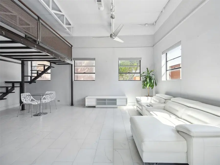 215 N Walton Street #2, Dallas, TX 75226 - #2
