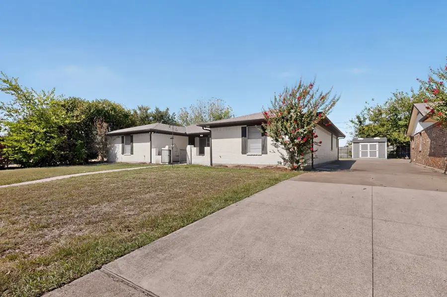 820 Ash Street, Burleson, TX 76028 - #3