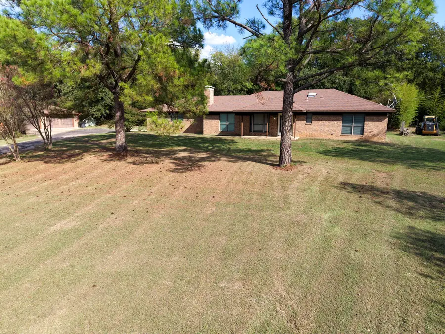 82 Shawnee Circle, Denison, TX 75020 - #3