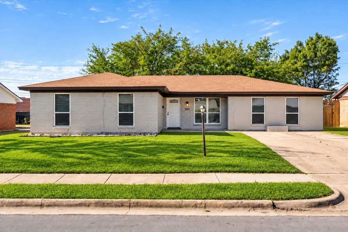 301 Linda Drive, Burleson, TX 76028 - #1