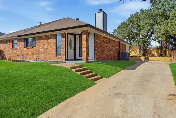 5709 Ranchogrande Drive, Arlington, TX 76017
