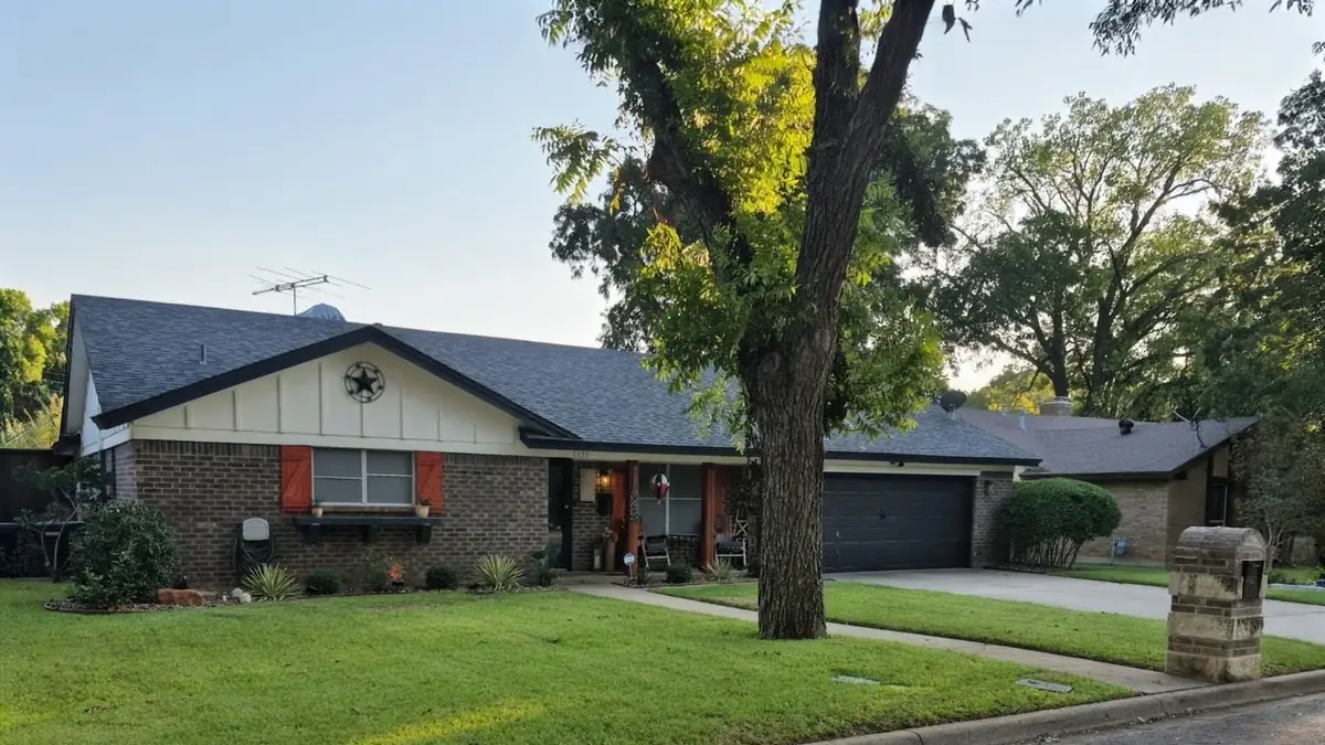 1129 Henson, Hurst, TX 76053 - #1