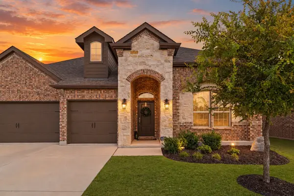 3520 Tunnel Avenue, Aubrey, TX 76227