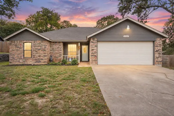 1105 Lakeview Drive, Azle, TX 76020