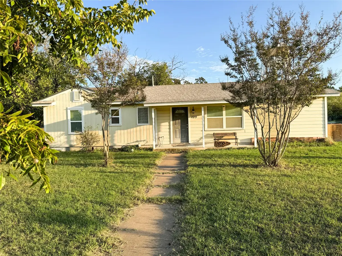 409 W 19th Street, Cisco, TX 76437 - #1