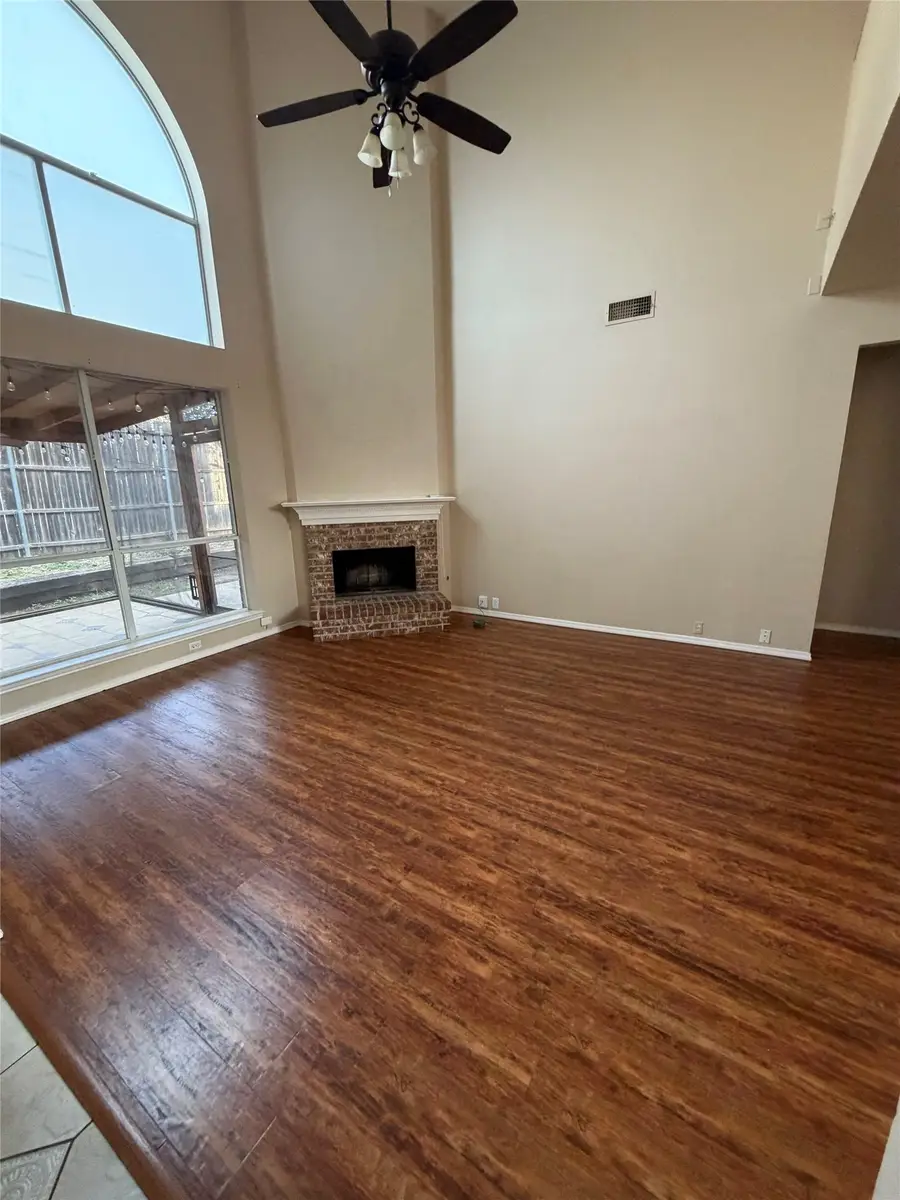 913 Waterford Way, Euless, TX 76039 - #2
