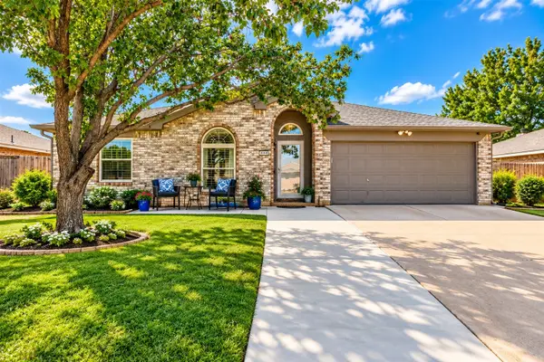 308 Candlestick Trail, Saginaw, TX 76179