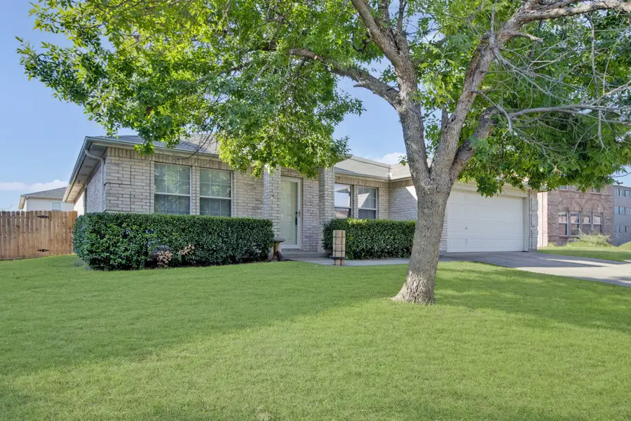 729 Raven Drive, Saginaw, TX 76131 - #2