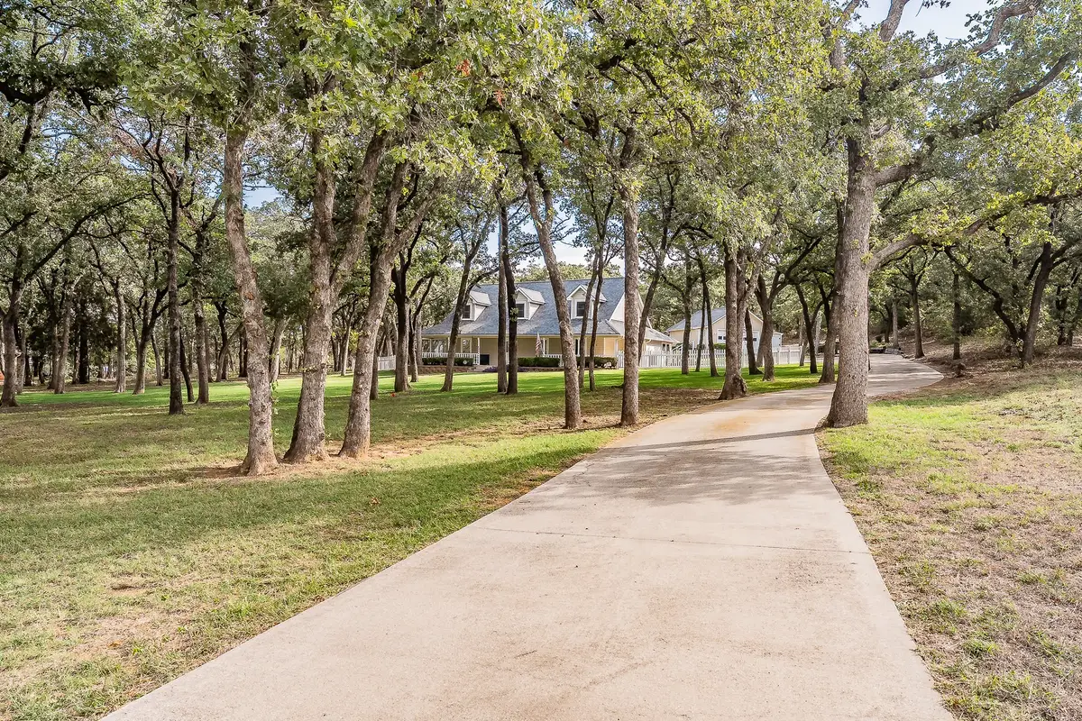 901 Pioneer Circle W, Argyle, TX 76226 - #1