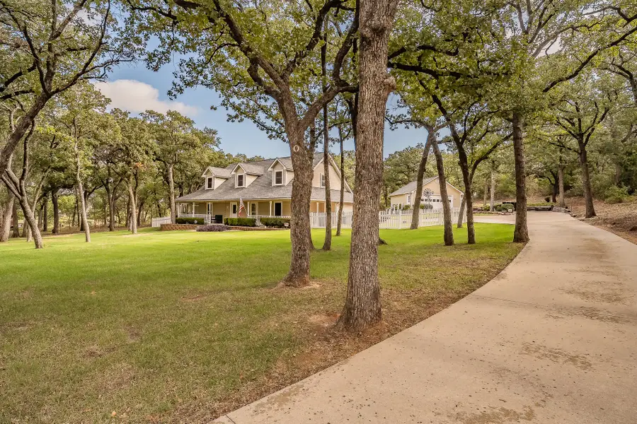 901 Pioneer Circle W, Argyle, TX 76226 - #2
