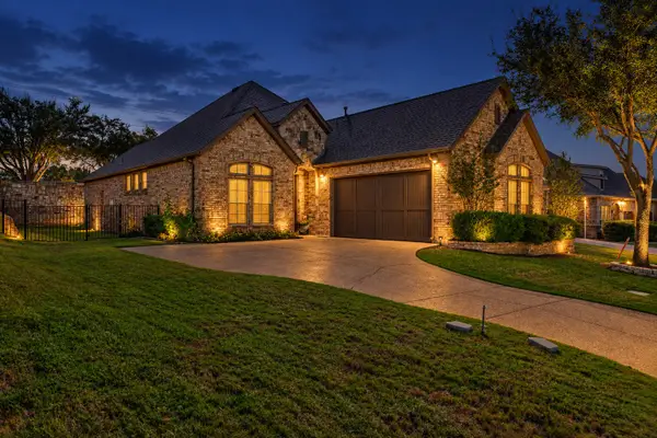 5801 Mira Lago Lane, Arlington, TX 76017