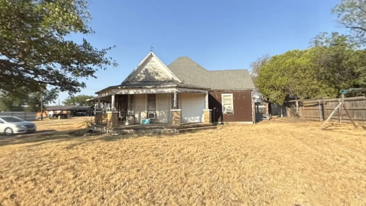 311 S Walton Street, Roby, TX 79543 - #1