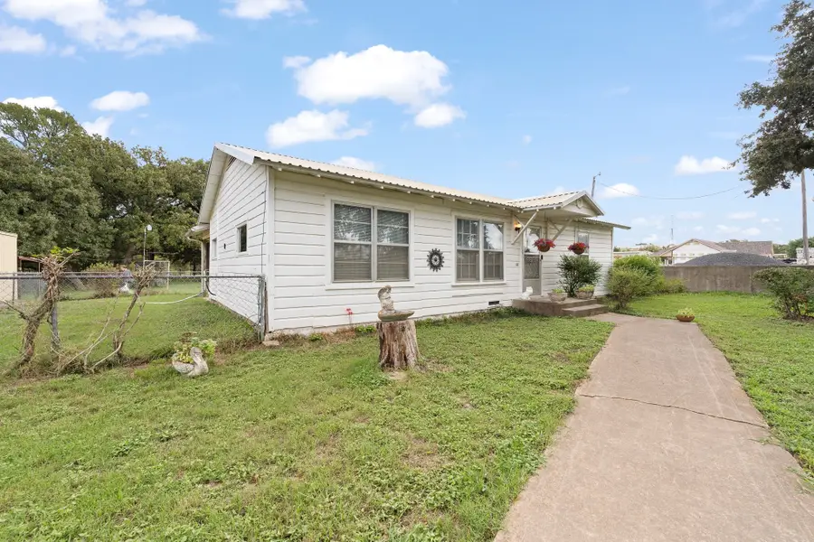 3320 N Main Street, Cleburne, TX 76033 - #2
