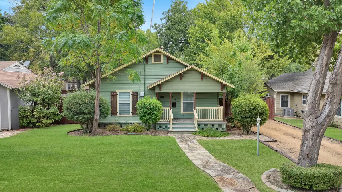 914 W Sunset Street, Grapevine, TX 76051 - #1
