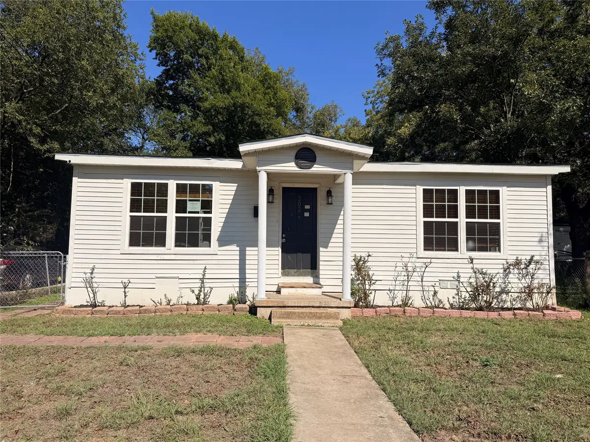 302 N Thompson Street, Hillsboro, TX 76645 - #1