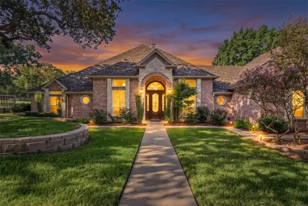 135 Country Vista Circle, Burleson, TX 76028