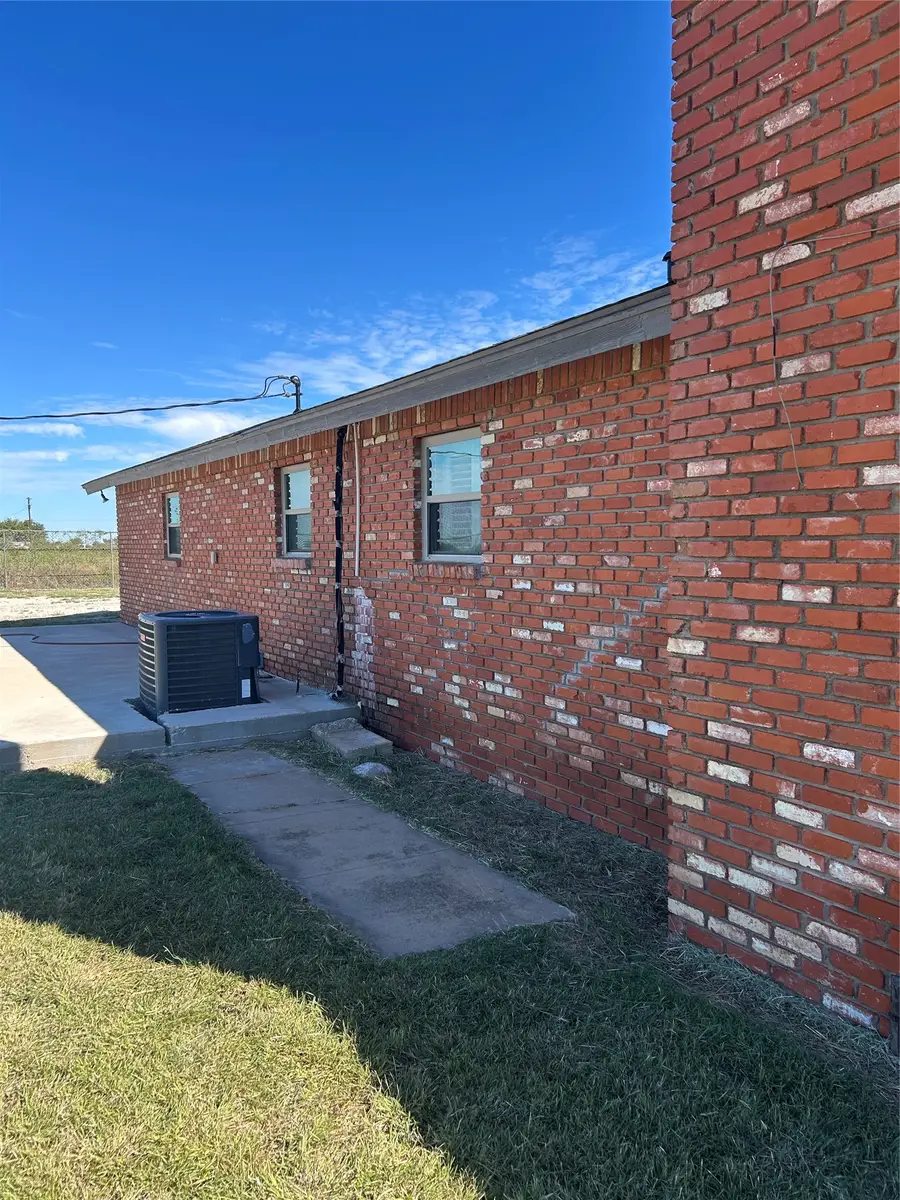 110 Hutchins Road, Olney, TX 76374 - #3