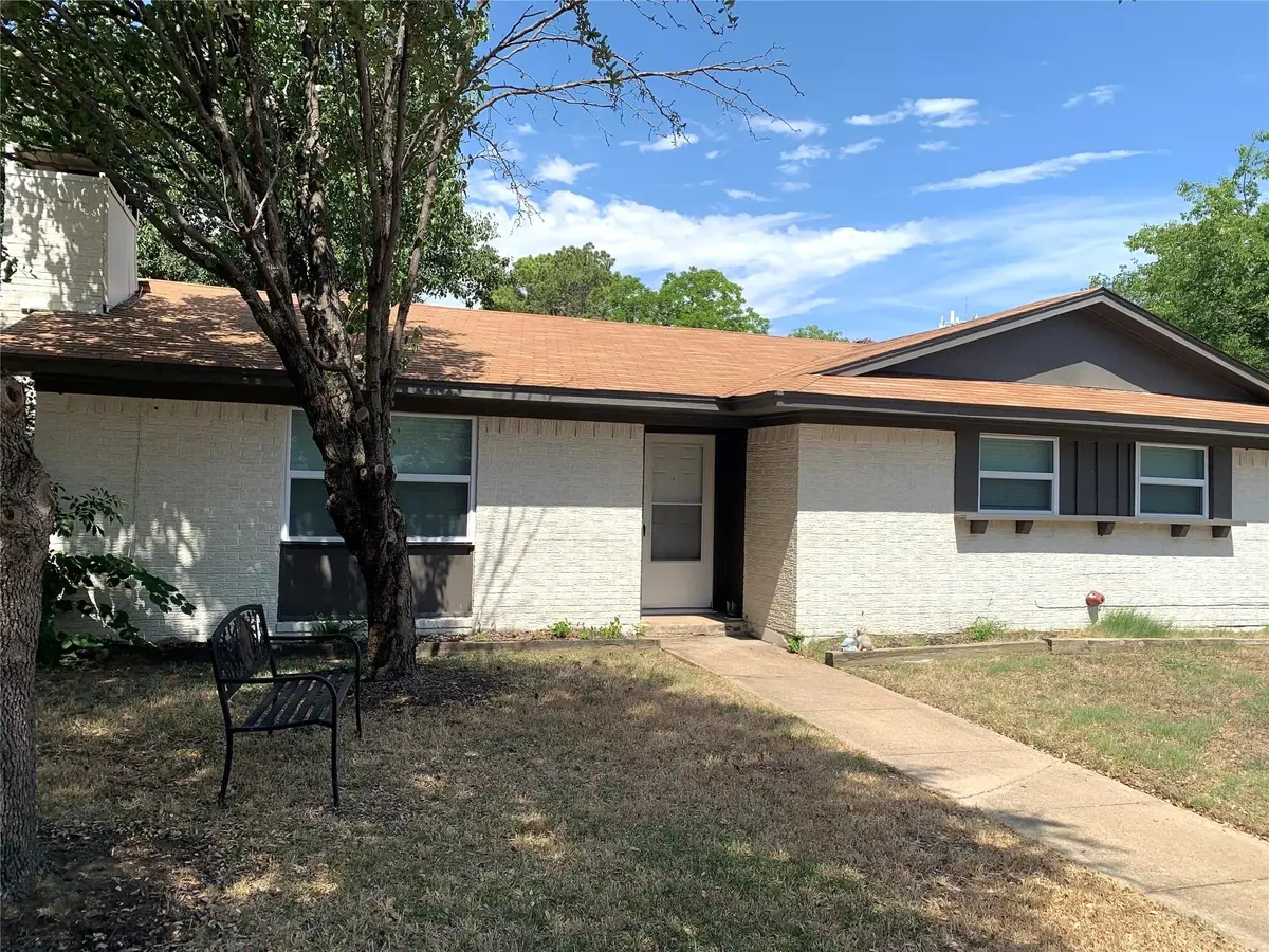 5515 Knights Court, Lake Dallas, TX 75065 - #1