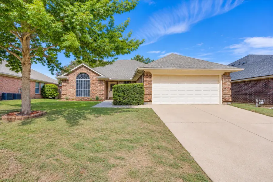 1032 Roundrock Drive, Saginaw, TX 76179 - #2