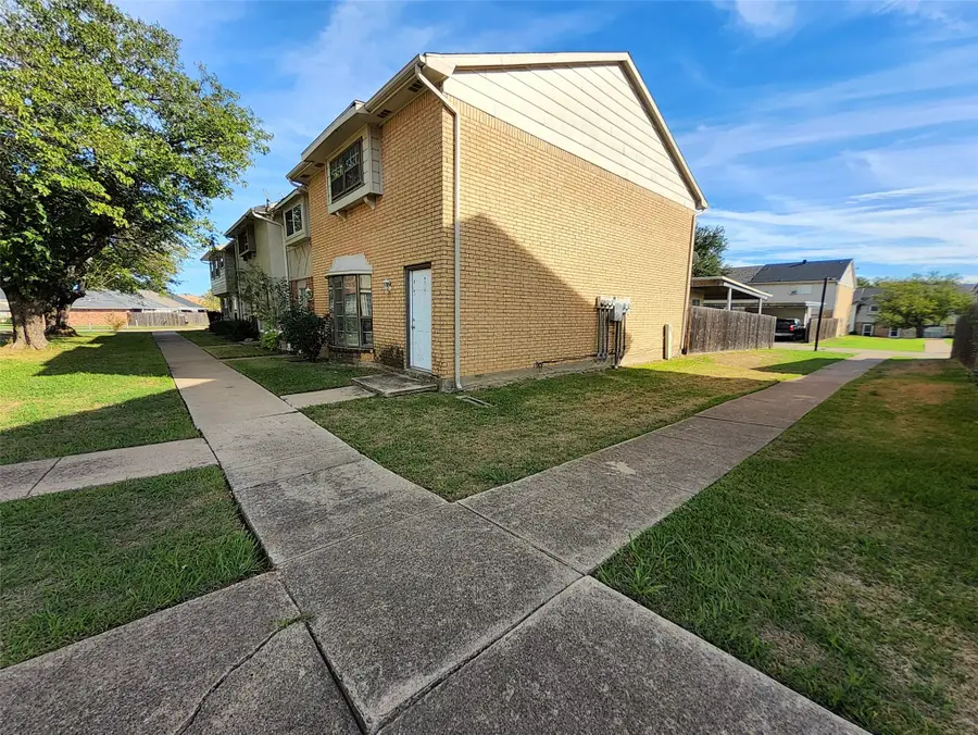 99 W Mountain Creek Drive, Grand Prairie, TX 75052 - #3