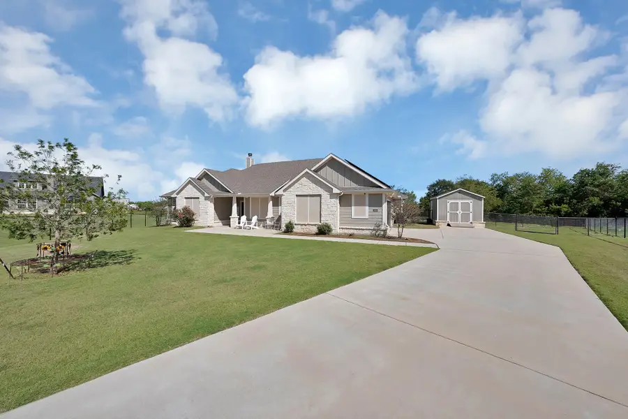 1039 Northern Oaks Court, Springtown, TX 76082 - #3