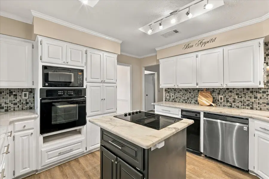 3619 Lake Pontchartrain Drive, Arlington, TX 76016 - #3