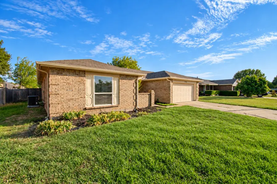3018 Meadow Creek Court, Grand Prairie, TX 75052 - #2