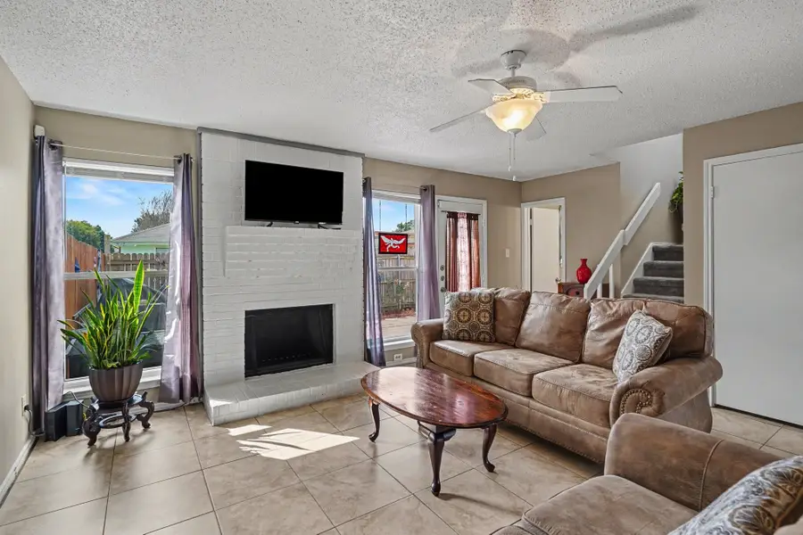 6747 S Creek Drive, Fort Worth, TX 76133 - #3
