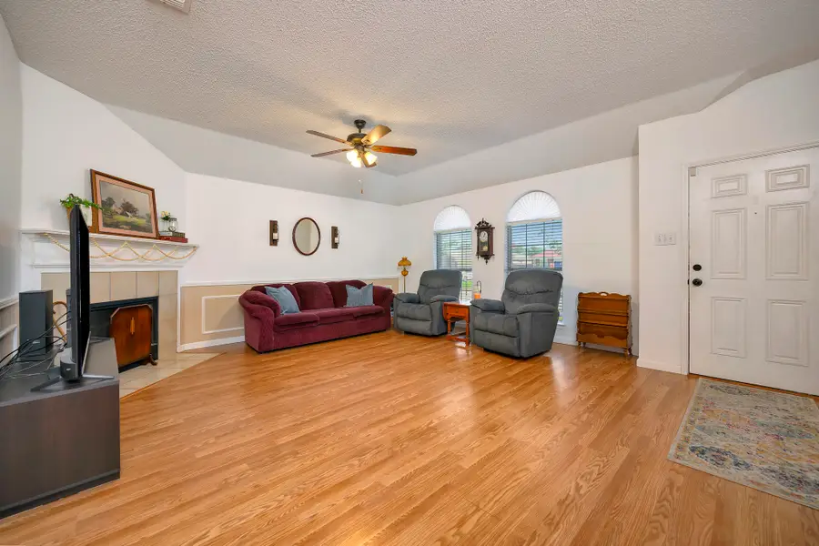 936 Fenway Lane, Saginaw, TX 76179 - #2