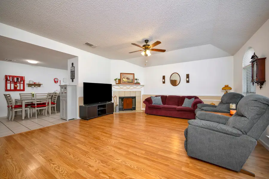 936 Fenway Lane, Saginaw, TX 76179 - #3