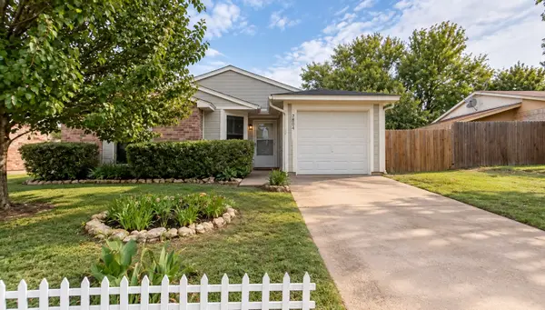 7804 Evening Star Drive, Fort Worth, TX 76133