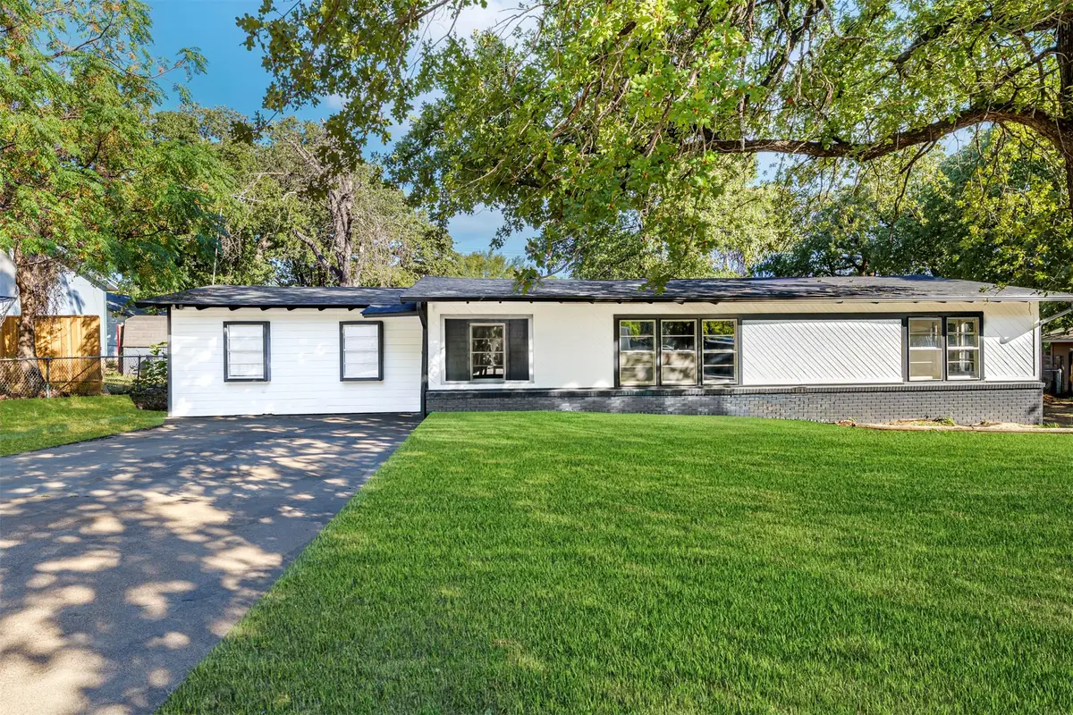 1005 Poe Street, Azle, TX 76020 - #1