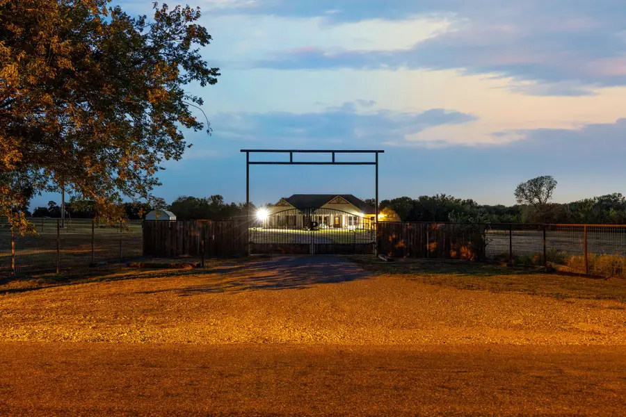 516 Spring Town Road, Van Alstyne, TX 75495 - #3