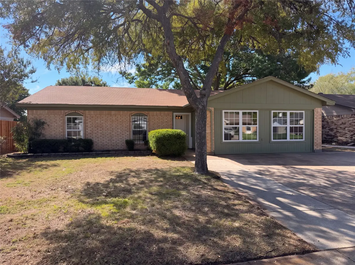 529 Edwards Drive, Saginaw, TX 76179 - #1