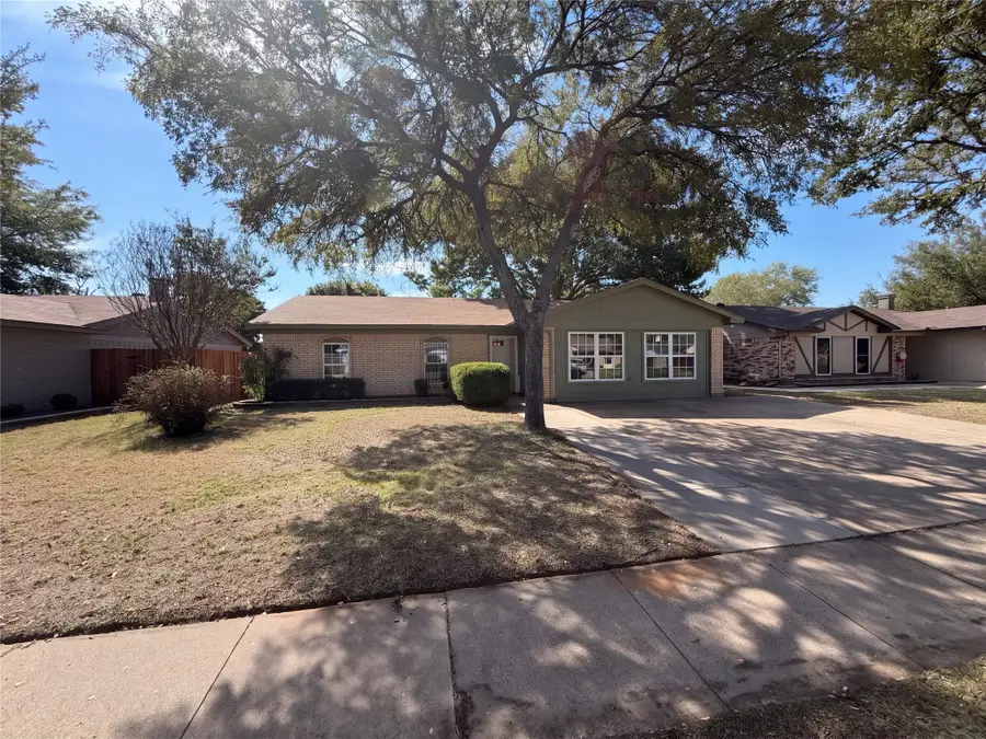 529 Edwards Drive, Saginaw, TX 76179 - #2