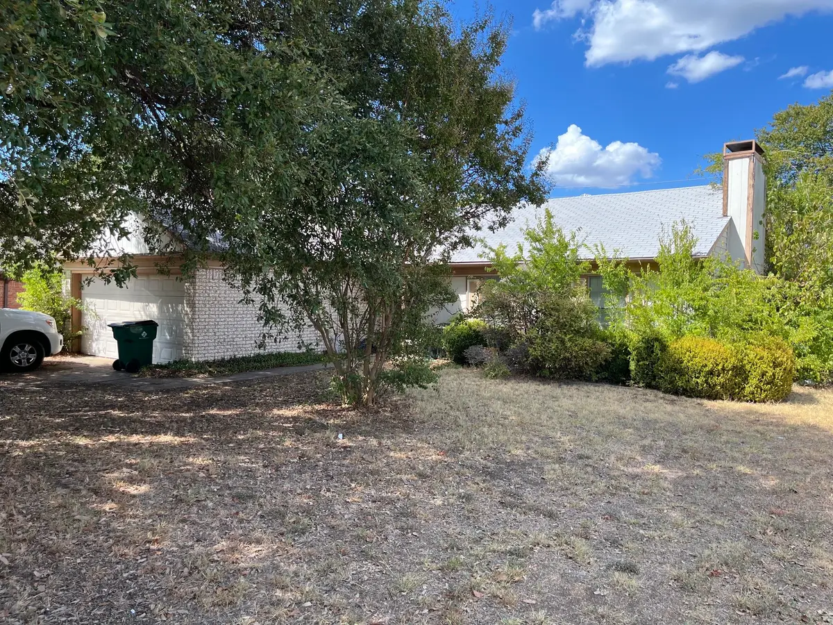 2100 Jessie Place, Edgecliff Village, TX 76134 - #1