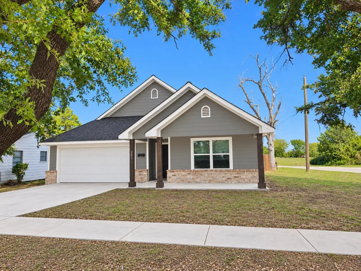207 E Mccoulskey Street, Terrell, TX 75160 - #1