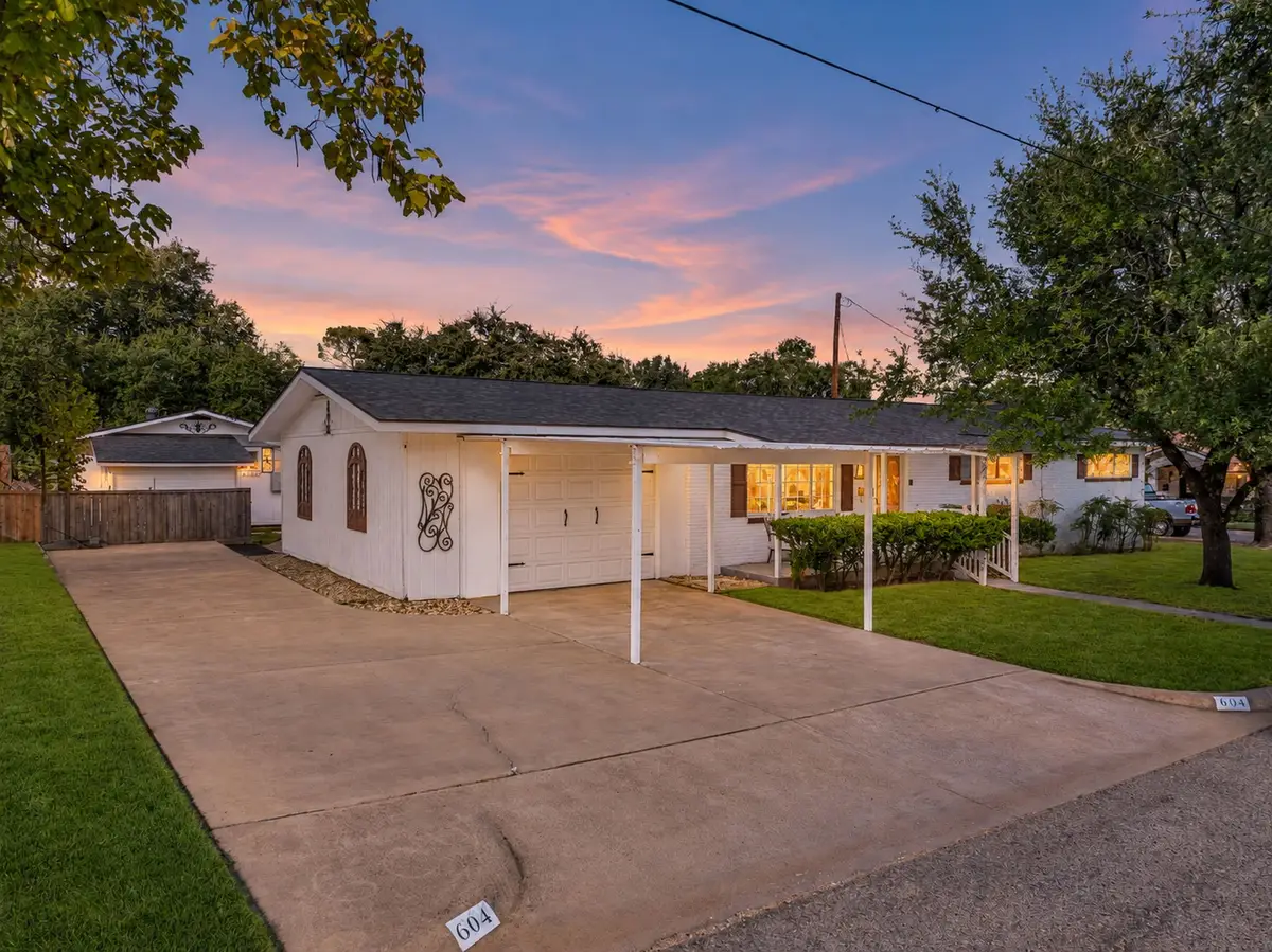 604 Crestview Drive, Granbury, TX 76048 - #1