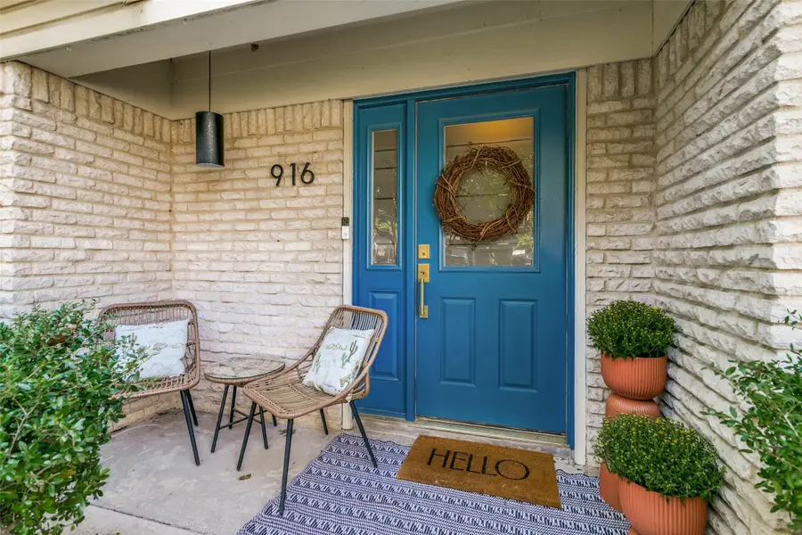 916 Willow Way, Benbrook, TX 76126 - #2