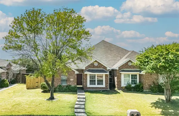 1723 Preston On The Lake Boulevard, Little Elm, TX 75068